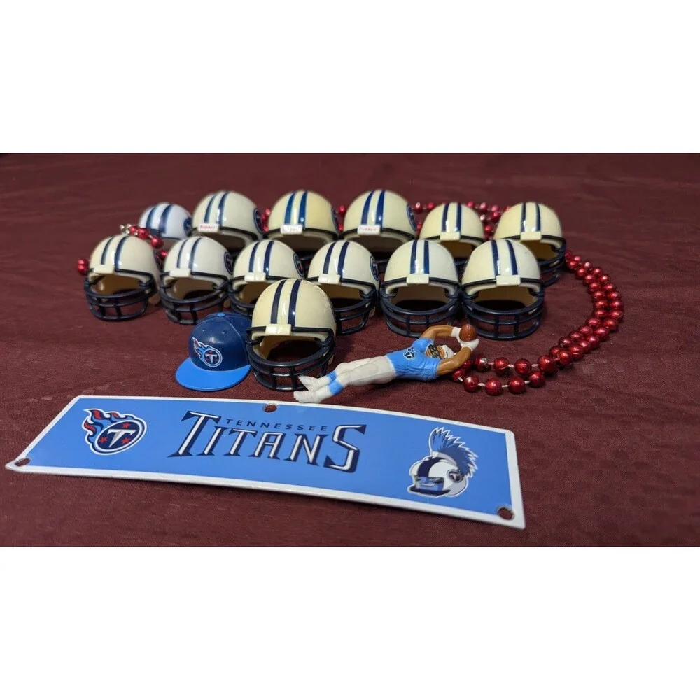 Tennessee Titans NFL Football Sticker Team Logo, Keychain mini helmets Lot Of 16
